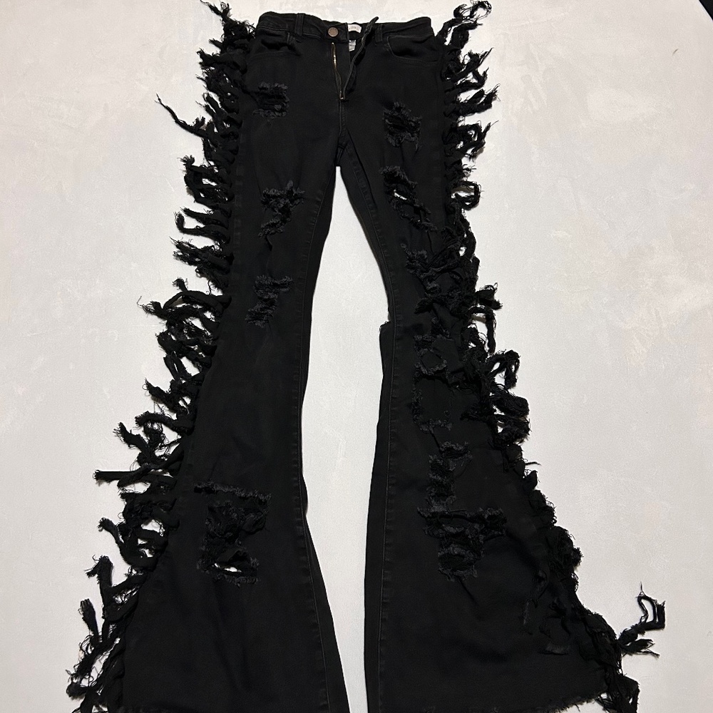 NEW BLACK DENIM DISTRESSED JEANS